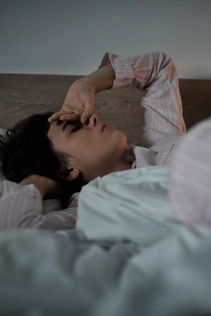 Comment calmer le stress le soir : 7 gestes simples pour relâcher la pression